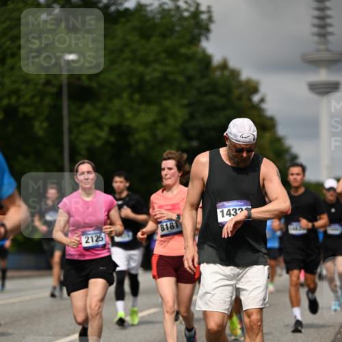 29.06.2025 - hella hamburg halbmarathon Dr. Thomas Lammeyer http://msf.ph/oto/8506707 29.06.2025 10:27:58 Kennedybrücke 1003, 1048, 1382, 2125, 3034, 3285, 3457, 4464, 4684, 5406, 6502, 7021, 7029, 7820, 8181, 8716, 9217, 9877, 10649 meine-sportfotos.de