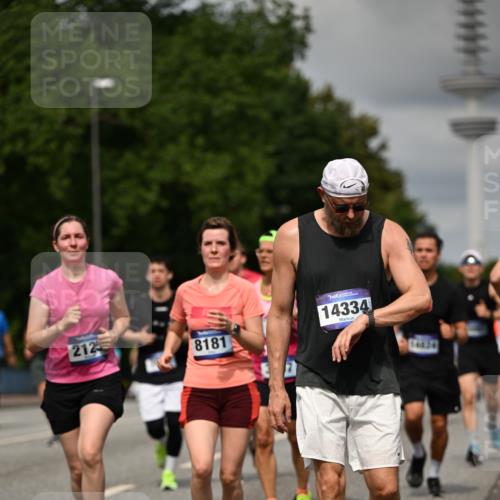 29.06.2025 - hella hamburg halbmarathon Dr. Thomas Lammeyer http://msf.ph/oto/8506725 29.06.2025 10:27:59 Kennedybrücke 1003, 1048, 1382, 2125, 3034, 3285, 3457, 4464, 4684, 5406, 6502, 7021, 7029, 7820, 8181, 8716, 9217, 9877, 10649 meine-sportfotos.de