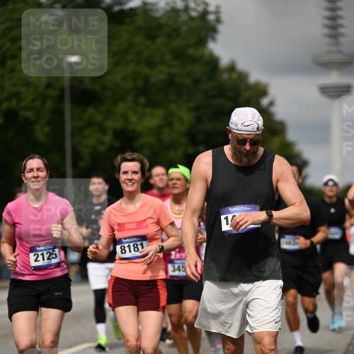29.06.2025 - hella hamburg halbmarathon Dr. Thomas Lammeyer http://msf.ph/oto/8506734 29.06.2025 10:27:59 Kennedybrücke 1003, 1048, 1382, 2125, 3034, 3285, 3457, 4464, 4684, 5406, 6502, 7021, 7029, 7820, 8181, 8716, 9217, 9877, 10649 meine-sportfotos.de