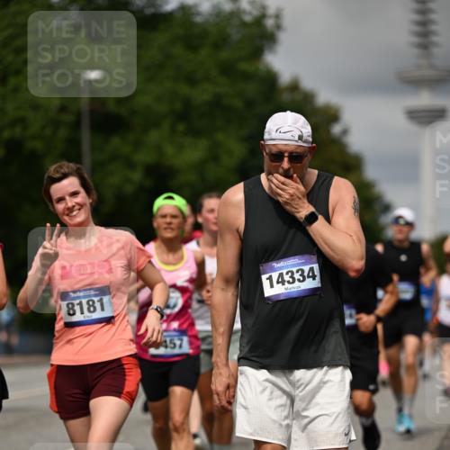 29.06.2025 - hella hamburg halbmarathon Dr. Thomas Lammeyer http://msf.ph/oto/8506762 29.06.2025 10:28:00 Kennedybrücke 1003, 1048, 1382, 2125, 3034, 3285, 3457, 4464, 4684, 5406, 6502, 7021, 7029, 7820, 8181, 8716, 9217, 9877, 10649 meine-sportfotos.de