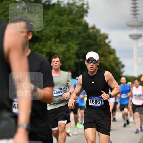 29.06.2025 - hella hamburg halbmarathon Dr. Thomas Lammeyer http://msf.ph/oto/8506837 29.06.2025 10:28:03 Kennedybrücke 1003, 1048, 1382, 1444, 2125, 2489, 3034, 3285, 3457, 4464, 4684, 5406, 6502, 7021, 7029, 7820, 8031, 8181, 8716, 9217, 9877, 10649 meine-sportfotos.de