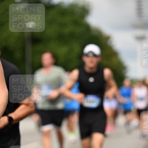 29.06.2025 - hella hamburg halbmarathon Dr. Thomas Lammeyer http://msf.ph/oto/8506847 29.06.2025 10:28:03 Kennedybrücke 1003, 1048, 1382, 1444, 2125, 2489, 3034, 3285, 3457, 4464, 4684, 5406, 6502, 7021, 7029, 7820, 8031, 8181, 8716, 9217, 9877, 10649 meine-sportfotos.de