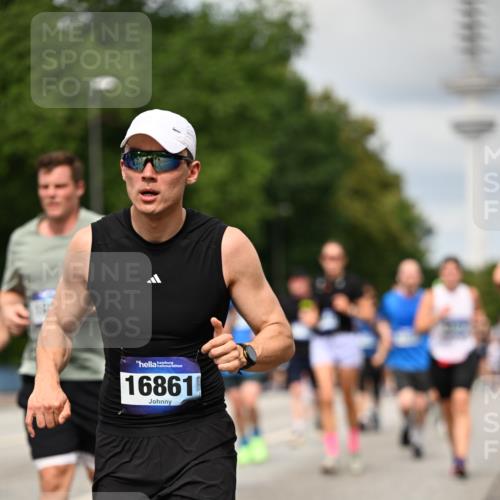 29.06.2025 - hella hamburg halbmarathon Dr. Thomas Lammeyer http://msf.ph/oto/8506877 29.06.2025 10:28:04 Kennedybrücke 1003, 1048, 1382, 1444, 2125, 2489, 3034, 3285, 3457, 4464, 4684, 5406, 6502, 7021, 7029, 7820, 8031, 8181, 8716, 9217, 9877, 10649 meine-sportfotos.de
