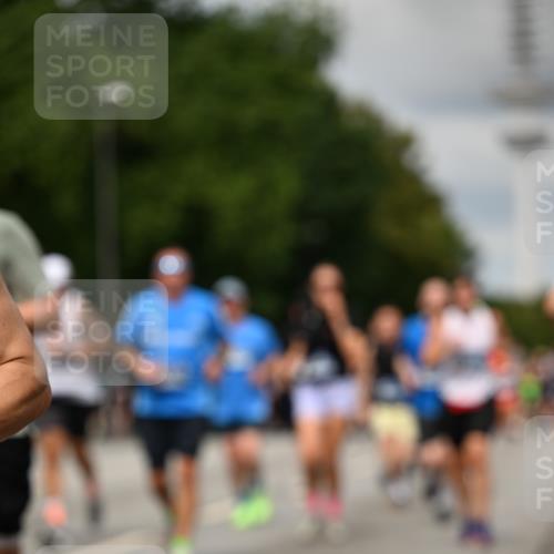 29.06.2025 - hella hamburg halbmarathon Dr. Thomas Lammeyer http://msf.ph/oto/8506895 29.06.2025 10:28:05 Kennedybrücke 1003, 1048, 1444, 2125, 2489, 3034, 3285, 3457, 4464, 4684, 5406, 6502, 7021, 7029, 7820, 8031, 8181, 8716, 9217, 9877, 10649 meine-sportfotos.de