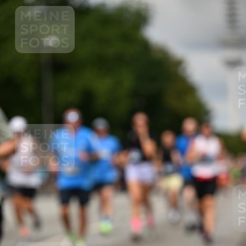29.06.2025 - hella hamburg halbmarathon Dr. Thomas Lammeyer http://msf.ph/oto/8506899 29.06.2025 10:28:05 Kennedybrücke 1003, 1048, 1444, 2125, 2489, 3034, 3285, 3457, 4464, 4684, 5406, 6502, 7021, 7029, 7820, 8031, 8181, 8716, 9217, 9877, 10649 meine-sportfotos.de