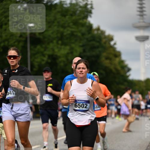 29.06.2025 - hella hamburg halbmarathon Dr. Thomas Lammeyer http://msf.ph/oto/8506991 29.06.2025 10:28:08 Kennedybrücke 1003, 1048, 1444, 2108, 2125, 2489, 3034, 3185, 3285, 3457, 4391, 4464, 4597, 4684, 5406, 6502, 7013, 7021, 7029, 7820, 8031, 8149, 8181, 8716, 9217, 9715, 10649 meine-sportfotos.de