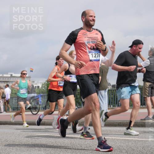 29.06.2025 - hella hamburg halbmarathon Luisa Fischer http://msf.ph/oto/8507010 29.06.2025 10:20:52 Kennedybrücke 1916, 3138, 8607, 1137, 38, 1274, 1015, 1274, 1458, 1622, 1749, 2094, 2931, 3138, 3292, 5002, 5004, 8144, 8607, 10509, 10677 meine-sportfotos.de