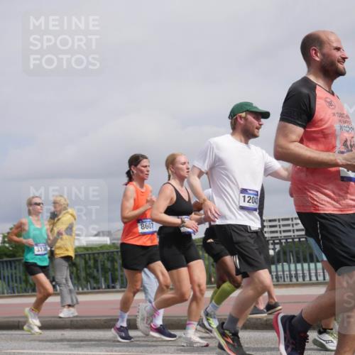 29.06.2025 - hella hamburg halbmarathon Luisa Fischer http://msf.ph/oto/8507015 29.06.2025 10:20:52 Kennedybrücke 8607, 3138, 12043, 385, 1015, 1274, 1458, 1622, 1749, 2094, 2931, 3138, 3292, 5002, 5004, 8144, 8607, 10509, 10677 meine-sportfotos.de