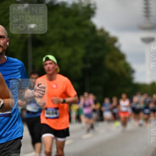 29.06.2025 - hella hamburg halbmarathon Dr. Thomas Lammeyer http://msf.ph/oto/8507037 29.06.2025 10:28:10 Kennedybrücke 1003, 1005, 1048, 1444, 2108, 2125, 2489, 3034, 3185, 3285, 3457, 4122, 4391, 4464, 4597, 4684, 5406, 5661, 6502, 7013, 7021, 7029, 7820, 8031, 8149, 8181, 8716, 9217, 9715, 10649 meine-sportfotos.de