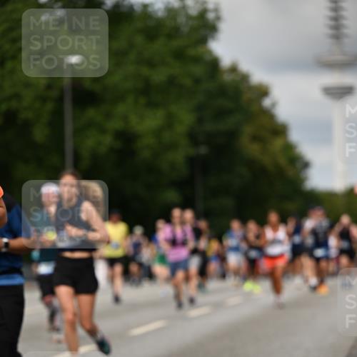 29.06.2025 - hella hamburg halbmarathon Dr. Thomas Lammeyer http://msf.ph/oto/8507055 29.06.2025 10:28:11 Kennedybrücke 1005, 1009, 1048, 1304, 1444, 2108, 2125, 2489, 3034, 3185, 3285, 3457, 4122, 4391, 4464, 4597, 4684, 5406, 5661, 6502, 7013, 7021, 7029, 7820, 8031, 8149, 8181, 8716, 9217, 9715, 10649 meine-sportfotos.de