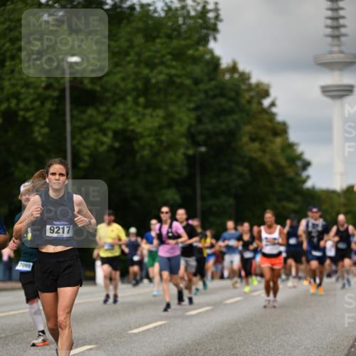 29.06.2025 - hella hamburg halbmarathon Dr. Thomas Lammeyer http://msf.ph/oto/8507061 29.06.2025 10:28:11 Kennedybrücke 1005, 1009, 1048, 1304, 1444, 2108, 2125, 2489, 3034, 3185, 3285, 3457, 4122, 4391, 4464, 4597, 4684, 5406, 5661, 6502, 7013, 7021, 7029, 7820, 8031, 8149, 8181, 8716, 9217, 9715, 10649 meine-sportfotos.de
