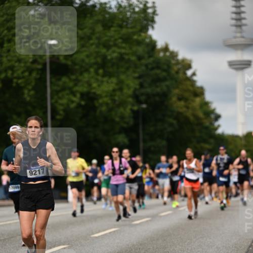 29.06.2025 - hella hamburg halbmarathon Dr. Thomas Lammeyer http://msf.ph/oto/8507063 29.06.2025 10:28:11 Kennedybrücke 1005, 1009, 1048, 1304, 1444, 2108, 2125, 2489, 3034, 3185, 3285, 3457, 4122, 4391, 4464, 4597, 4684, 5406, 5661, 6502, 7013, 7021, 7029, 7820, 8031, 8149, 8181, 8716, 9217, 9715, 10649 meine-sportfotos.de