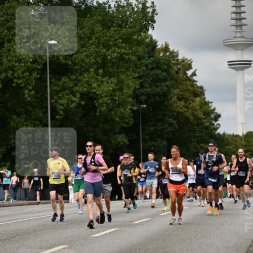 29.06.2025 - hella hamburg halbmarathon Dr. Thomas Lammeyer http://msf.ph/oto/8507083 29.06.2025 10:28:13 Kennedybrücke 1005, 1009, 1304, 1444, 2108, 2489, 3034, 3185, 3285, 4122, 4391, 4464, 4597, 4684, 5406, 5661, 6502, 7013, 7021, 7029, 8031, 8149, 8181, 8676, 9217, 9715, 10649 meine-sportfotos.de