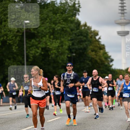29.06.2025 - hella hamburg halbmarathon Dr. Thomas Lammeyer http://msf.ph/oto/8507151 29.06.2025 10:28:17 Kennedybrücke 1005, 1009, 1304, 1444, 2108, 2489, 2766, 3034, 3185, 3285, 4122, 4391, 4464, 4597, 4684, 5406, 5661, 6502, 7013, 8031, 8149, 8676, 8717, 9217, 9603, 9715, 10649, 11300, 11415 meine-sportfotos.de