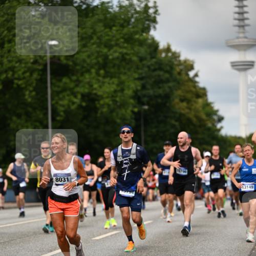 29.06.2025 - hella hamburg halbmarathon Dr. Thomas Lammeyer http://msf.ph/oto/8507156 29.06.2025 10:28:17 Kennedybrücke 1005, 1009, 1304, 1444, 2108, 2489, 2766, 3034, 3185, 3285, 4122, 4391, 4464, 4597, 4684, 5406, 5661, 6502, 7013, 8031, 8149, 8676, 8717, 9217, 9603, 9715, 10649, 11300, 11415 meine-sportfotos.de