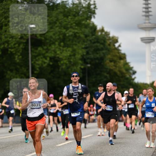 29.06.2025 - hella hamburg halbmarathon Dr. Thomas Lammeyer http://msf.ph/oto/8507158 29.06.2025 10:28:17 Kennedybrücke 1005, 1009, 1304, 1444, 2108, 2489, 2766, 3034, 3185, 3285, 4122, 4391, 4464, 4597, 4684, 5406, 5661, 6502, 7013, 8031, 8149, 8676, 8717, 9217, 9603, 9715, 10649, 11300, 11415 meine-sportfotos.de