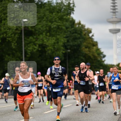 29.06.2025 - hella hamburg halbmarathon Dr. Thomas Lammeyer http://msf.ph/oto/8507161 29.06.2025 10:28:18 Kennedybrücke 1005, 1009, 1304, 1444, 2108, 2489, 2766, 3034, 3185, 3285, 3579, 4122, 4391, 4464, 4597, 4684, 5055, 5160, 5406, 5661, 6502, 7013, 8031, 8149, 8676, 8717, 9217, 9603, 9715, 11300, 11415 meine-sportfotos.de
