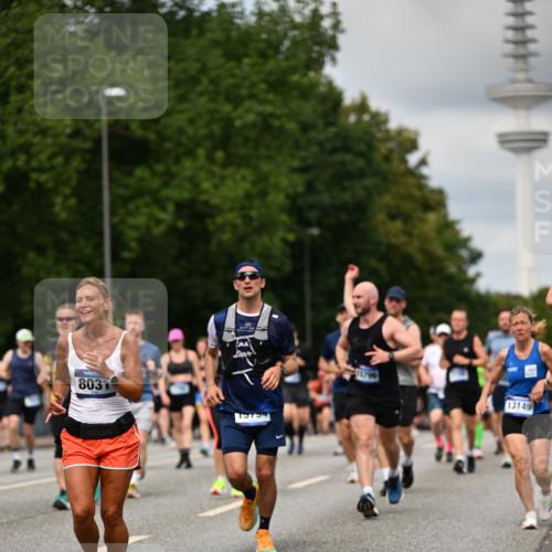 29.06.2025 - hella hamburg halbmarathon Dr. Thomas Lammeyer http://msf.ph/oto/8507163 29.06.2025 10:28:18 Kennedybrücke 1005, 1009, 1304, 1444, 2108, 2489, 2766, 3034, 3185, 3285, 3579, 4122, 4391, 4464, 4597, 4684, 5055, 5160, 5406, 5661, 6502, 7013, 8031, 8149, 8676, 8717, 9217, 9603, 9715, 11300, 11415 meine-sportfotos.de