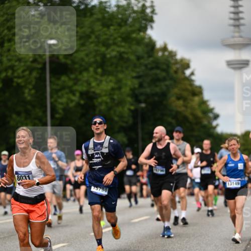 29.06.2025 - hella hamburg halbmarathon Dr. Thomas Lammeyer http://msf.ph/oto/8507169 29.06.2025 10:28:18 Kennedybrücke 1005, 1009, 1304, 1444, 2108, 2489, 2766, 3034, 3185, 3285, 3579, 4122, 4391, 4464, 4597, 4684, 5055, 5160, 5406, 5661, 6502, 7013, 8031, 8149, 8676, 8717, 9217, 9603, 9715, 11300, 11415 meine-sportfotos.de