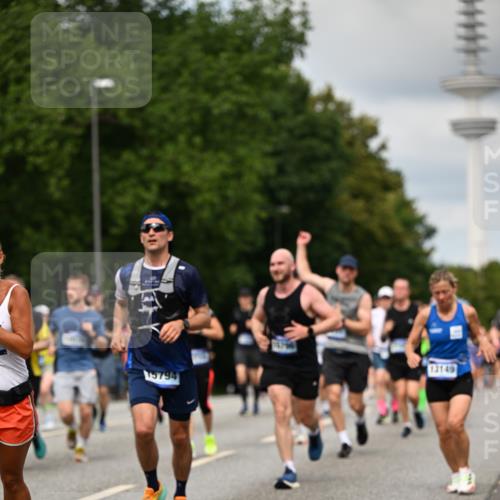 29.06.2025 - hella hamburg halbmarathon Dr. Thomas Lammeyer http://msf.ph/oto/8507180 29.06.2025 10:28:19 Kennedybrücke 1005, 1009, 1304, 1444, 2108, 2489, 2766, 3034, 3185, 3285, 3579, 4122, 4391, 4464, 4597, 4684, 5055, 5160, 5406, 5661, 6502, 7013, 8031, 8149, 8676, 8717, 9217, 9603, 9715, 11300, 11415 meine-sportfotos.de