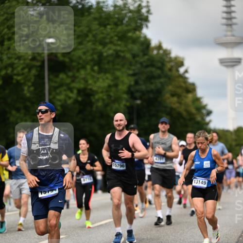 29.06.2025 - hella hamburg halbmarathon Dr. Thomas Lammeyer http://msf.ph/oto/8507189 29.06.2025 10:28:19 Kennedybrücke 1005, 1009, 1304, 1444, 2108, 2489, 2766, 3034, 3185, 3285, 3579, 4122, 4391, 4464, 4597, 4684, 5055, 5160, 5406, 5661, 6502, 7013, 8031, 8149, 8676, 8717, 9217, 9603, 9715, 11300, 11415 meine-sportfotos.de