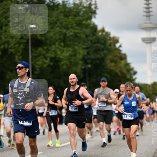 29.06.2025 - hella hamburg halbmarathon Dr. Thomas Lammeyer http://msf.ph/oto/8507193 29.06.2025 10:28:19 Kennedybrücke 1005, 1009, 1304, 1444, 2108, 2489, 2766, 3034, 3185, 3285, 3579, 4122, 4391, 4464, 4597, 4684, 5055, 5160, 5406, 5661, 6502, 7013, 8031, 8149, 8676, 8717, 9217, 9603, 9715, 11300, 11415 meine-sportfotos.de