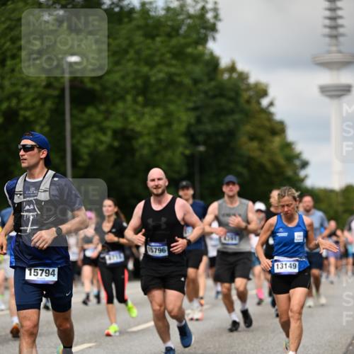 29.06.2025 - hella hamburg halbmarathon Dr. Thomas Lammeyer http://msf.ph/oto/8507195 29.06.2025 10:28:19 Kennedybrücke 1005, 1009, 1304, 1444, 2108, 2489, 2766, 3034, 3185, 3285, 3579, 4122, 4391, 4464, 4597, 4684, 5055, 5160, 5406, 5661, 6502, 7013, 8031, 8149, 8676, 8717, 9217, 9603, 9715, 11300, 11415 meine-sportfotos.de