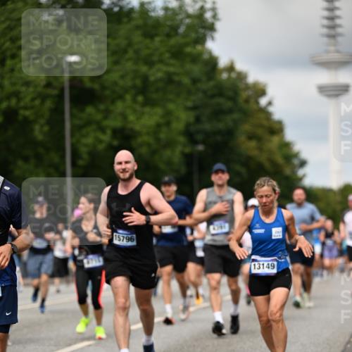 29.06.2025 - hella hamburg halbmarathon Dr. Thomas Lammeyer http://msf.ph/oto/8507207 29.06.2025 10:28:20 Kennedybrücke 1005, 1009, 1304, 1444, 2108, 2489, 2766, 3034, 3185, 3285, 3579, 4122, 4391, 4597, 4684, 4993, 5055, 5160, 5406, 5661, 6502, 7013, 8031, 8149, 8297, 8676, 8717, 9217, 9603, 9715, 11300, 11415 meine-sportfotos.de