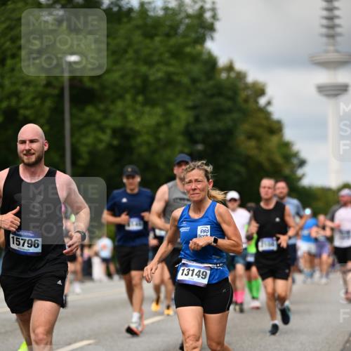 29.06.2025 - hella hamburg halbmarathon Dr. Thomas Lammeyer http://msf.ph/oto/8507226 29.06.2025 10:28:21 Kennedybrücke 1005, 1009, 1304, 1444, 2108, 2489, 2766, 3034, 3185, 3285, 3579, 4122, 4391, 4597, 4684, 4993, 5055, 5160, 5661, 6502, 7013, 8031, 8149, 8297, 8676, 8717, 9217, 9603, 9715, 11300, 11415 meine-sportfotos.de