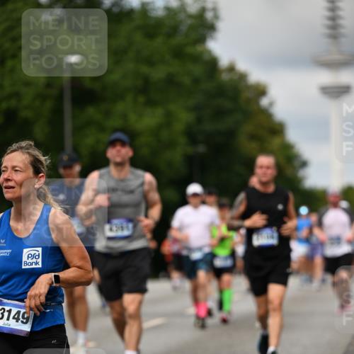 29.06.2025 - hella hamburg halbmarathon Dr. Thomas Lammeyer http://msf.ph/oto/8507253 29.06.2025 10:28:23 Kennedybrücke 1005, 1009, 1304, 1444, 1545, 2108, 2489, 2766, 3034, 3185, 3579, 4122, 4391, 4597, 4993, 5055, 5160, 5661, 7013, 8031, 8141, 8149, 8297, 8676, 8717, 9217, 9603, 9715, 11300, 11415 meine-sportfotos.de