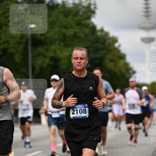 29.06.2025 - hella hamburg halbmarathon Dr. Thomas Lammeyer http://msf.ph/oto/8507286 29.06.2025 10:28:24 Kennedybrücke 1005, 1009, 1304, 1444, 1545, 2108, 2489, 2766, 3034, 3185, 3579, 4122, 4391, 4597, 4993, 5055, 5160, 5661, 7013, 8031, 8141, 8149, 8297, 8676, 8717, 9217, 9603, 9715, 11300, 11415 meine-sportfotos.de