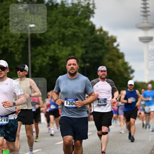 29.06.2025 - hella hamburg halbmarathon Dr. Thomas Lammeyer http://msf.ph/oto/8507314 29.06.2025 10:28:27 Kennedybrücke 1005, 1009, 1304, 1444, 1545, 2108, 2489, 2766, 3185, 3579, 4122, 4391, 4597, 4646, 4993, 5055, 5160, 5258, 5260, 5661, 7013, 8031, 8141, 8149, 8297, 8676, 8717, 9603, 9715, 11300, 11415 meine-sportfotos.de