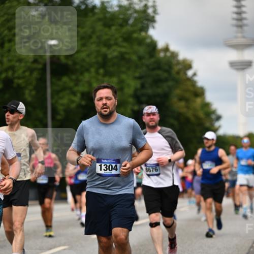 29.06.2025 - hella hamburg halbmarathon Dr. Thomas Lammeyer http://msf.ph/oto/8507321 29.06.2025 10:28:27 Kennedybrücke 1005, 1009, 1304, 1444, 1545, 2108, 2489, 2766, 3185, 3579, 4122, 4391, 4597, 4646, 4993, 5055, 5160, 5258, 5260, 5661, 7013, 8031, 8141, 8149, 8297, 8676, 8717, 9603, 9715, 11300, 11415 meine-sportfotos.de