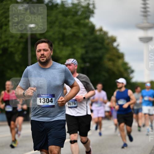 29.06.2025 - hella hamburg halbmarathon Dr. Thomas Lammeyer http://msf.ph/oto/8507331 29.06.2025 10:28:28 Kennedybrücke 1005, 1009, 1304, 1444, 1545, 2108, 2489, 2766, 3185, 3579, 4122, 4391, 4597, 4646, 4993, 5055, 5160, 5258, 5260, 5661, 7013, 8031, 8141, 8149, 8297, 8676, 8717, 9603, 9715, 11300, 11415 meine-sportfotos.de
