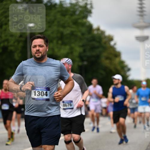 29.06.2025 - hella hamburg halbmarathon Dr. Thomas Lammeyer http://msf.ph/oto/8507334 29.06.2025 10:28:28 Kennedybrücke 1005, 1009, 1304, 1444, 1545, 2108, 2489, 2766, 3185, 3579, 4122, 4391, 4597, 4646, 4993, 5055, 5160, 5258, 5260, 5661, 7013, 8031, 8141, 8149, 8297, 8676, 8717, 9603, 9715, 11300, 11415 meine-sportfotos.de