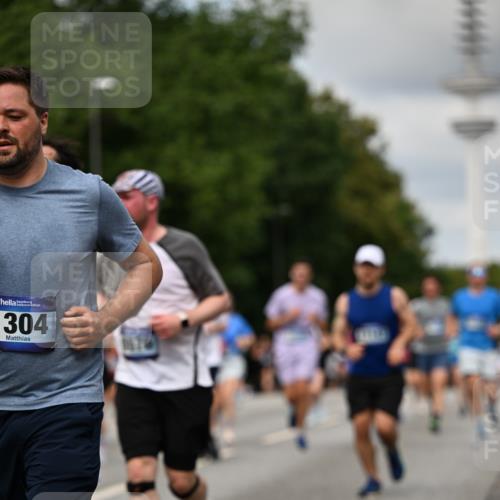 29.06.2025 - hella hamburg halbmarathon Dr. Thomas Lammeyer http://msf.ph/oto/8507348 29.06.2025 10:28:29 Kennedybrücke 1005, 1009, 1304, 1444, 1545, 2108, 2489, 2766, 3185, 3579, 4122, 4391, 4597, 4646, 4993, 5055, 5160, 5258, 5260, 5661, 7013, 8031, 8141, 8149, 8297, 8676, 8717, 9603, 9715, 11300, 11415 meine-sportfotos.de