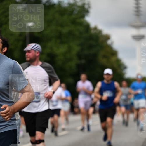 29.06.2025 - hella hamburg halbmarathon Dr. Thomas Lammeyer http://msf.ph/oto/8507354 29.06.2025 10:28:29 Kennedybrücke 1005, 1009, 1304, 1444, 1545, 2108, 2489, 2766, 3185, 3579, 4122, 4391, 4597, 4646, 4993, 5055, 5160, 5258, 5260, 5661, 7013, 8031, 8141, 8149, 8297, 8676, 8717, 9603, 9715, 11300, 11415 meine-sportfotos.de