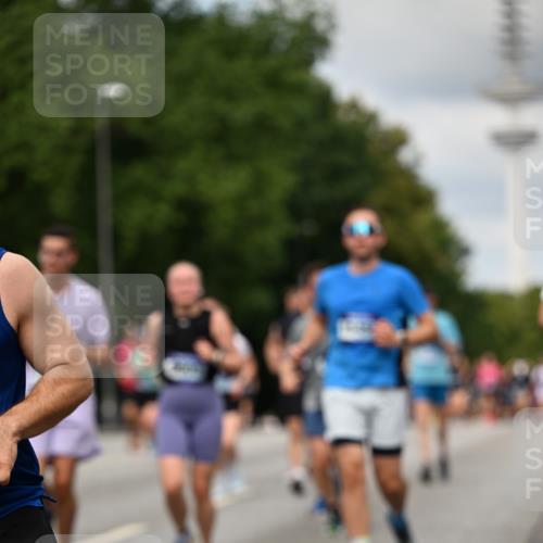 29.06.2025 - hella hamburg halbmarathon Dr. Thomas Lammeyer http://msf.ph/oto/8507420 29.06.2025 10:28:33 Kennedybrücke 1005, 1009, 1304, 1545, 2108, 2766, 3185, 3579, 4122, 4391, 4597, 4646, 4993, 5039, 5055, 5160, 5258, 5260, 5661, 5954, 7013, 8141, 8149, 8297, 8676, 8717, 8918, 8920, 9603, 9715, 11300, 11415 meine-sportfotos.de