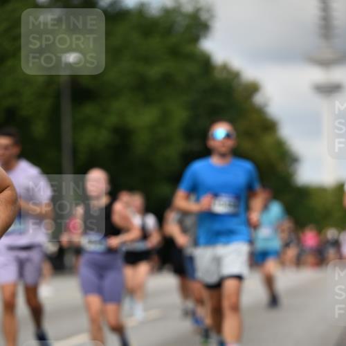 29.06.2025 - hella hamburg halbmarathon Dr. Thomas Lammeyer http://msf.ph/oto/8507425 29.06.2025 10:28:33 Kennedybrücke 1005, 1009, 1304, 1545, 2108, 2766, 3185, 3579, 4122, 4391, 4597, 4646, 4993, 5039, 5055, 5160, 5258, 5260, 5661, 5954, 7013, 8141, 8149, 8297, 8676, 8717, 8918, 8920, 9603, 9715, 11300, 11415 meine-sportfotos.de