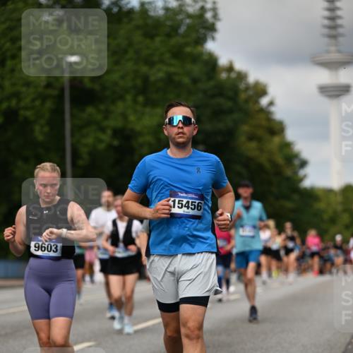 29.06.2025 - hella hamburg halbmarathon Dr. Thomas Lammeyer http://msf.ph/oto/8507441 29.06.2025 10:28:34 Kennedybrücke 1005, 1009, 1304, 1545, 2108, 2766, 3185, 3579, 4122, 4391, 4597, 4646, 4993, 5039, 5055, 5160, 5258, 5260, 5661, 5954, 7013, 7426, 8141, 8149, 8297, 8676, 8717, 8918, 8920, 9603, 9715, 11300, 11415 meine-sportfotos.de