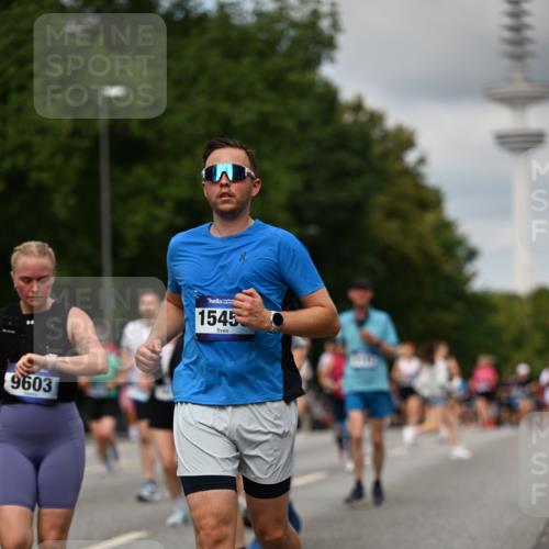 29.06.2025 - hella hamburg halbmarathon Dr. Thomas Lammeyer http://msf.ph/oto/8507444 29.06.2025 10:28:34 Kennedybrücke 1005, 1009, 1304, 1545, 2108, 2766, 3185, 3579, 4122, 4391, 4597, 4646, 4993, 5039, 5055, 5160, 5258, 5260, 5661, 5954, 7013, 7426, 8141, 8149, 8297, 8676, 8717, 8918, 8920, 9603, 9715, 11300, 11415 meine-sportfotos.de