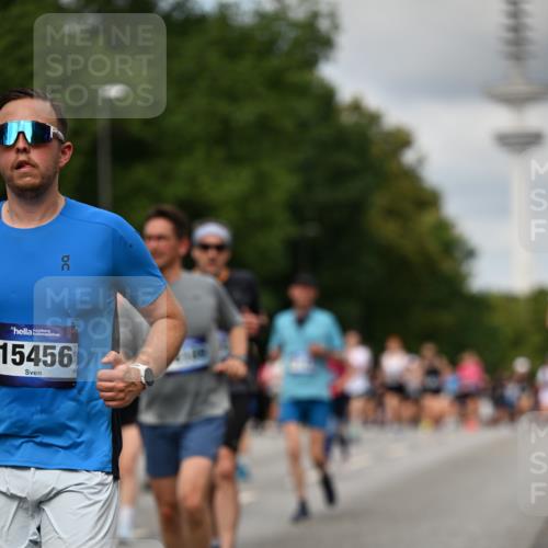 29.06.2025 - hella hamburg halbmarathon Dr. Thomas Lammeyer http://msf.ph/oto/8507461 29.06.2025 10:28:35 Kennedybrücke 1005, 1009, 1304, 1545, 2108, 2766, 3185, 3579, 4122, 4162, 4391, 4597, 4646, 4993, 5039, 5055, 5160, 5258, 5260, 5661, 5954, 7013, 7426, 8141, 8149, 8187, 8297, 8676, 8717, 8918, 8920, 9603, 9715, 11300, 11415 meine-sportfotos.de