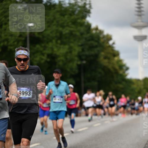 29.06.2025 - hella hamburg halbmarathon Dr. Thomas Lammeyer http://msf.ph/oto/8507488 29.06.2025 10:28:37 Kennedybrücke 1005, 1009, 1304, 1545, 2766, 3185, 3579, 4122, 4162, 4391, 4597, 4646, 4993, 5039, 5055, 5160, 5258, 5260, 5661, 5954, 7013, 7426, 8141, 8149, 8187, 8297, 8676, 8717, 8918, 8920, 9603, 9715, 11300, 11415 meine-sportfotos.de