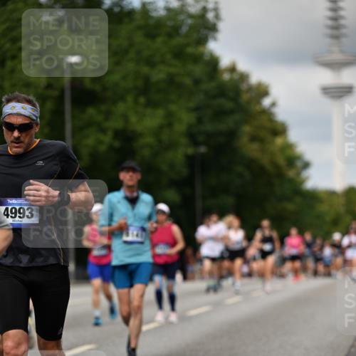 29.06.2025 - hella hamburg halbmarathon Dr. Thomas Lammeyer http://msf.ph/oto/8507493 29.06.2025 10:28:37 Kennedybrücke 1005, 1009, 1304, 1545, 2766, 3185, 3579, 4122, 4162, 4391, 4597, 4646, 4993, 5039, 5055, 5160, 5258, 5260, 5661, 5954, 7013, 7426, 8141, 8149, 8187, 8297, 8676, 8717, 8918, 8920, 9603, 9715, 11300, 11415 meine-sportfotos.de