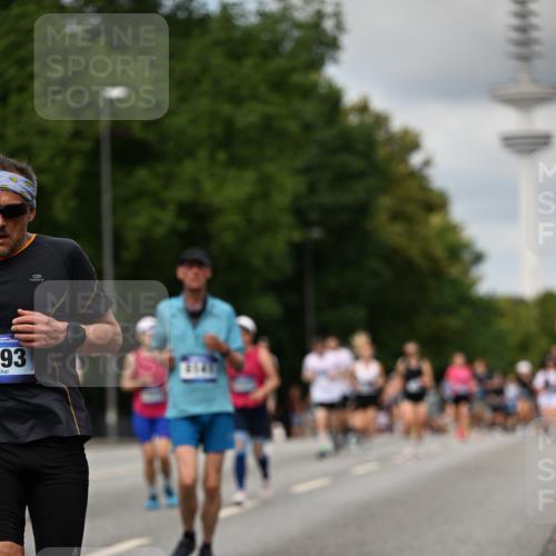 29.06.2025 - hella hamburg halbmarathon Dr. Thomas Lammeyer http://msf.ph/oto/8507495 29.06.2025 10:28:37 Kennedybrücke 1005, 1009, 1304, 1545, 2766, 3185, 3579, 4122, 4162, 4391, 4597, 4646, 4993, 5039, 5055, 5160, 5258, 5260, 5661, 5954, 7013, 7426, 8141, 8149, 8187, 8297, 8676, 8717, 8918, 8920, 9603, 9715, 11300, 11415 meine-sportfotos.de