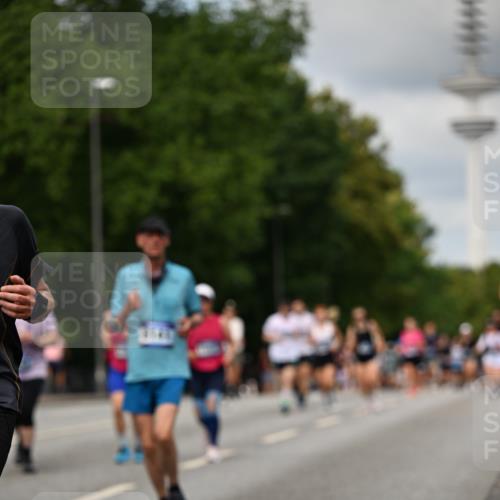 29.06.2025 - hella hamburg halbmarathon Dr. Thomas Lammeyer http://msf.ph/oto/8507501 29.06.2025 10:28:38 Kennedybrücke 1005, 1009, 1304, 1545, 2766, 3185, 3579, 4122, 4162, 4597, 4646, 4993, 5039, 5055, 5160, 5258, 5260, 5661, 5954, 7013, 7426, 8141, 8149, 8187, 8297, 8676, 8717, 8918, 8920, 9603, 11300, 11415 meine-sportfotos.de