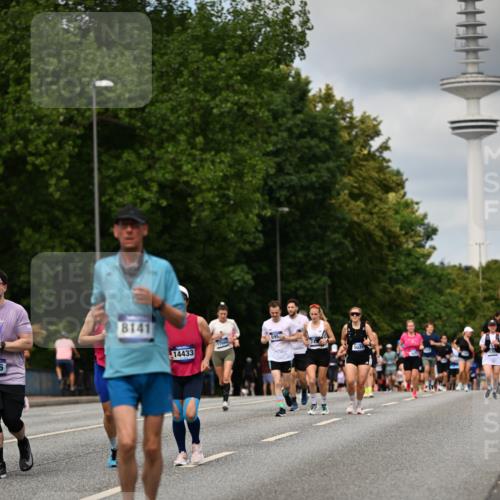 29.06.2025 - hella hamburg halbmarathon Dr. Thomas Lammeyer http://msf.ph/oto/8507512 29.06.2025 10:28:38 Kennedybrücke 1005, 1009, 1304, 1545, 2766, 3185, 3579, 4122, 4162, 4597, 4646, 4993, 5039, 5055, 5160, 5258, 5260, 5661, 5954, 7013, 7426, 8141, 8149, 8187, 8297, 8676, 8717, 8918, 8920, 9603, 11300, 11415 meine-sportfotos.de