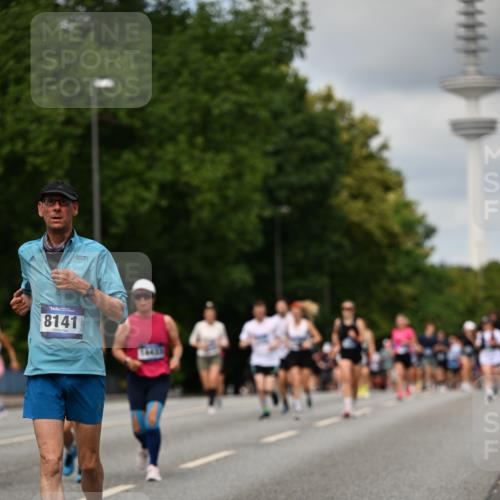 29.06.2025 - hella hamburg halbmarathon Dr. Thomas Lammeyer http://msf.ph/oto/8507531 29.06.2025 10:28:39 Kennedybrücke 1005, 1009, 1304, 1545, 2766, 3579, 4122, 4162, 4646, 4993, 5039, 5055, 5160, 5258, 5260, 5661, 5954, 7426, 7920, 8141, 8187, 8297, 8676, 8717, 8918, 8920, 9603, 11300, 11415 meine-sportfotos.de