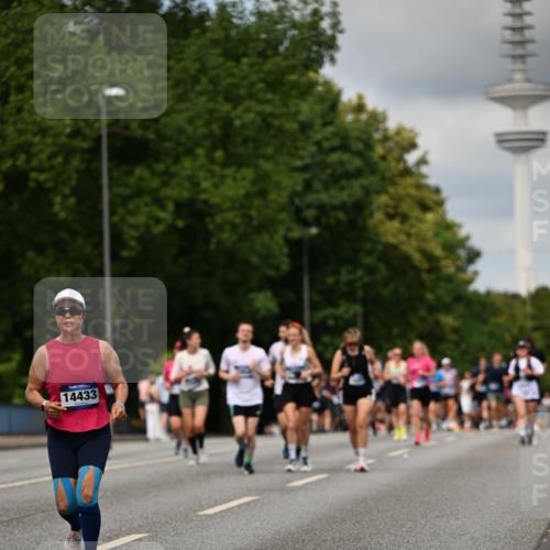29.06.2025 - hella hamburg halbmarathon Dr. Thomas Lammeyer http://msf.ph/oto/8507568 29.06.2025 10:28:41 Kennedybrücke 1009, 1304, 1545, 2766, 3579, 4162, 4646, 4993, 5039, 5055, 5160, 5258, 5260, 5954, 7426, 7920, 8141, 8187, 8297, 8676, 8717, 8918, 8920, 9603, 11300, 11415 meine-sportfotos.de