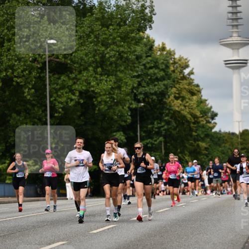 29.06.2025 - hella hamburg halbmarathon Dr. Thomas Lammeyer http://msf.ph/oto/8507609 29.06.2025 10:28:43 Kennedybrücke 1545, 2766, 3579, 4162, 4646, 4993, 5039, 5055, 5160, 5258, 5260, 5954, 7426, 7920, 8141, 8187, 8297, 8717, 8918, 8920, 9603, 11300, 11415 meine-sportfotos.de
